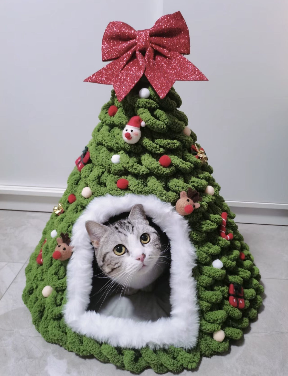 Christmas Handmade Felt Indoor Tent Style Enclosed Cat Nest 081b1635 776f 4409 9491 d18af254c3ea