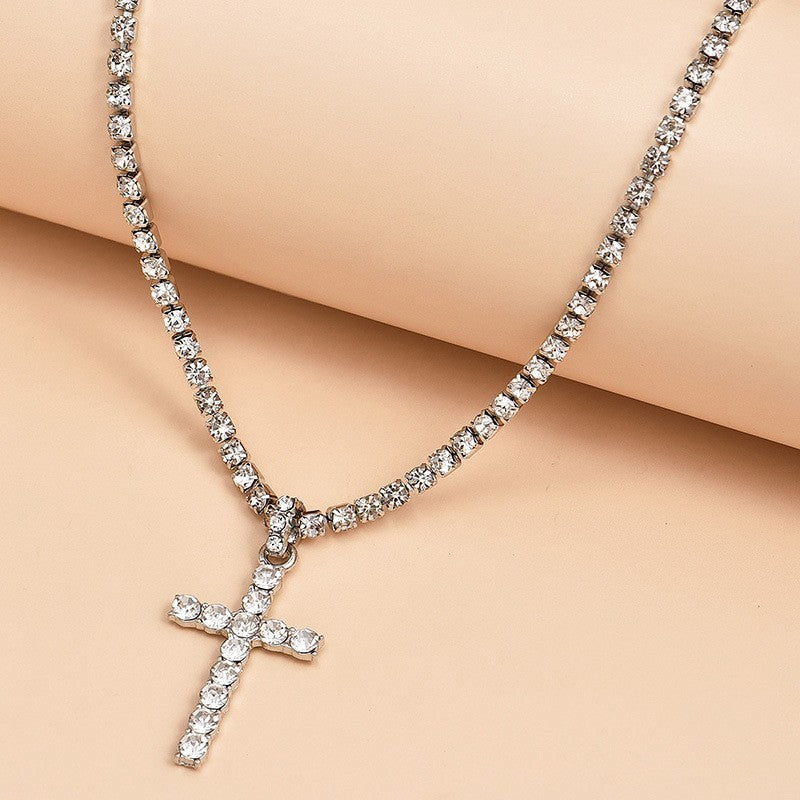 Women's Diamond Cross Necklace 0b5b1e59 58fc 48d6 a682 ad203586c90c