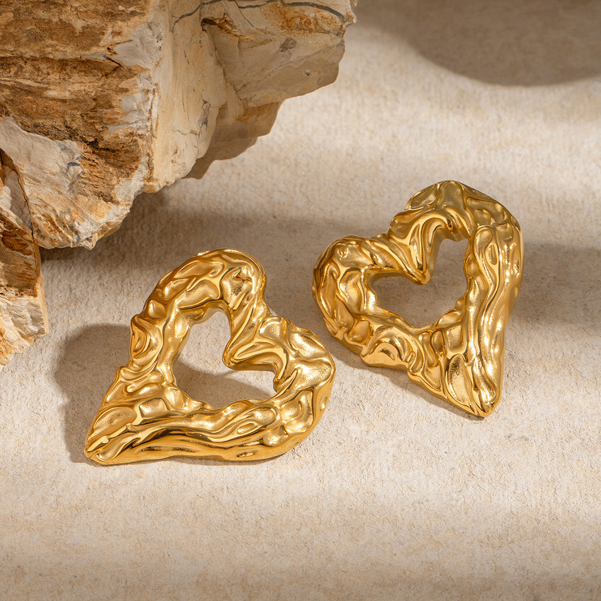 Helene Heart Earrings