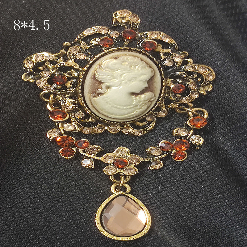 Retro Palace Brooch Female Brooch Female Anti Light European And American Fashion Beauty Head Picture Windbreaker Badge Pin C
