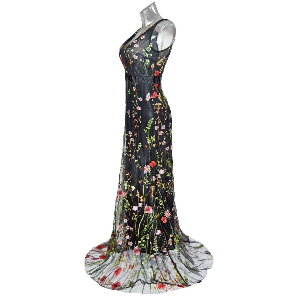 Sleeveless embroidered dress 1696048762386