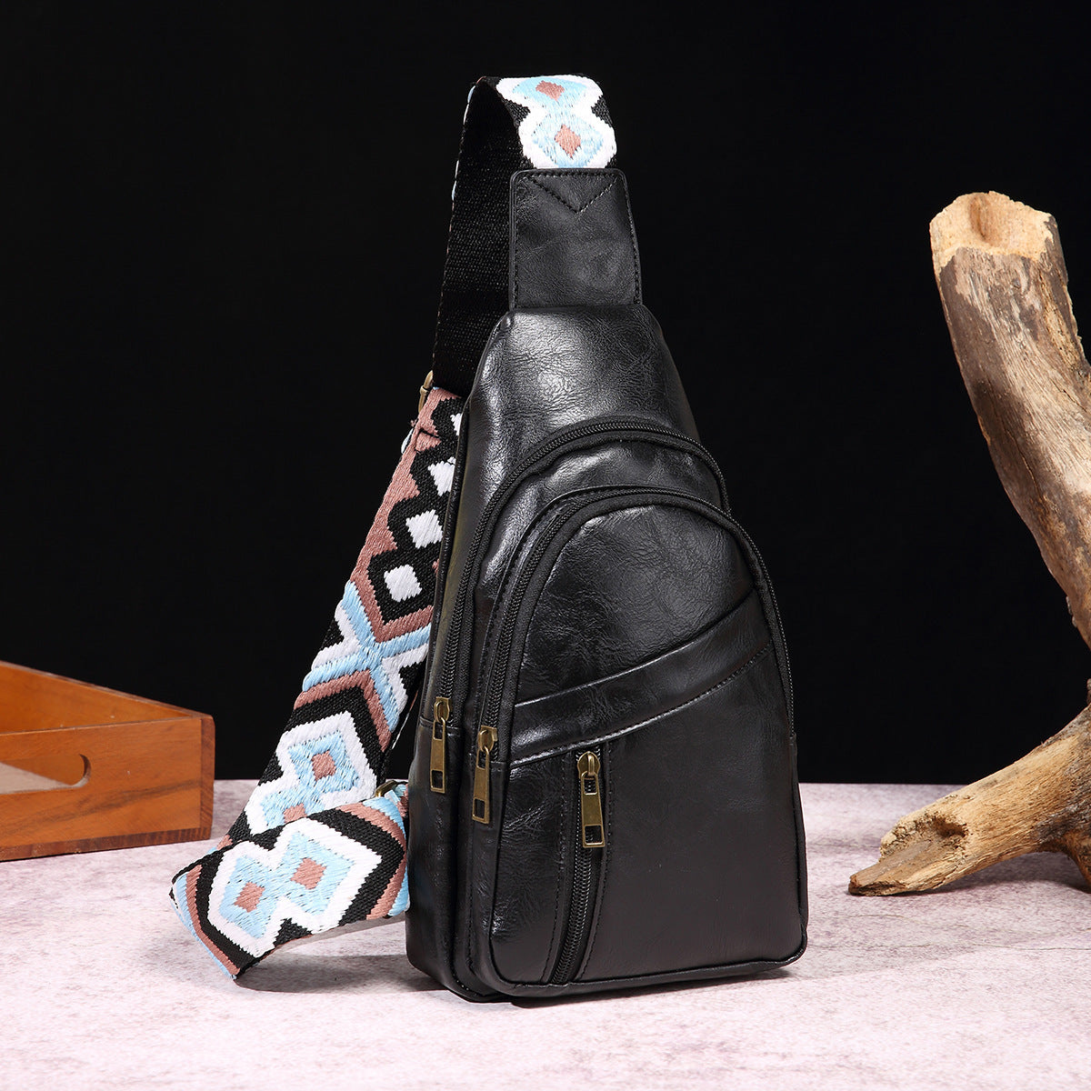 European And American Ladies Casual Fashion Retro Chest Bag 1821718f 1bed 4868 9a18 1b5fb8858d03 79415f48 9188 4f57 b3a1 d181