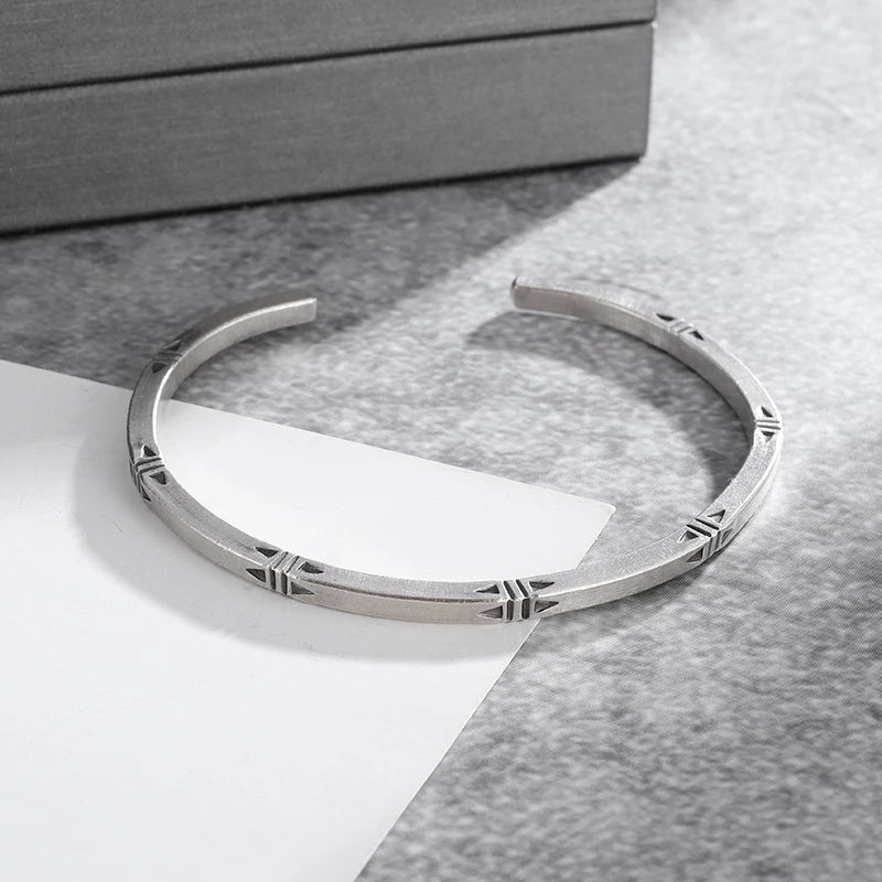 Crater Design Bump Bracelet Fashion 18a5928f 5000 43b2 93d4 996ab49494cd