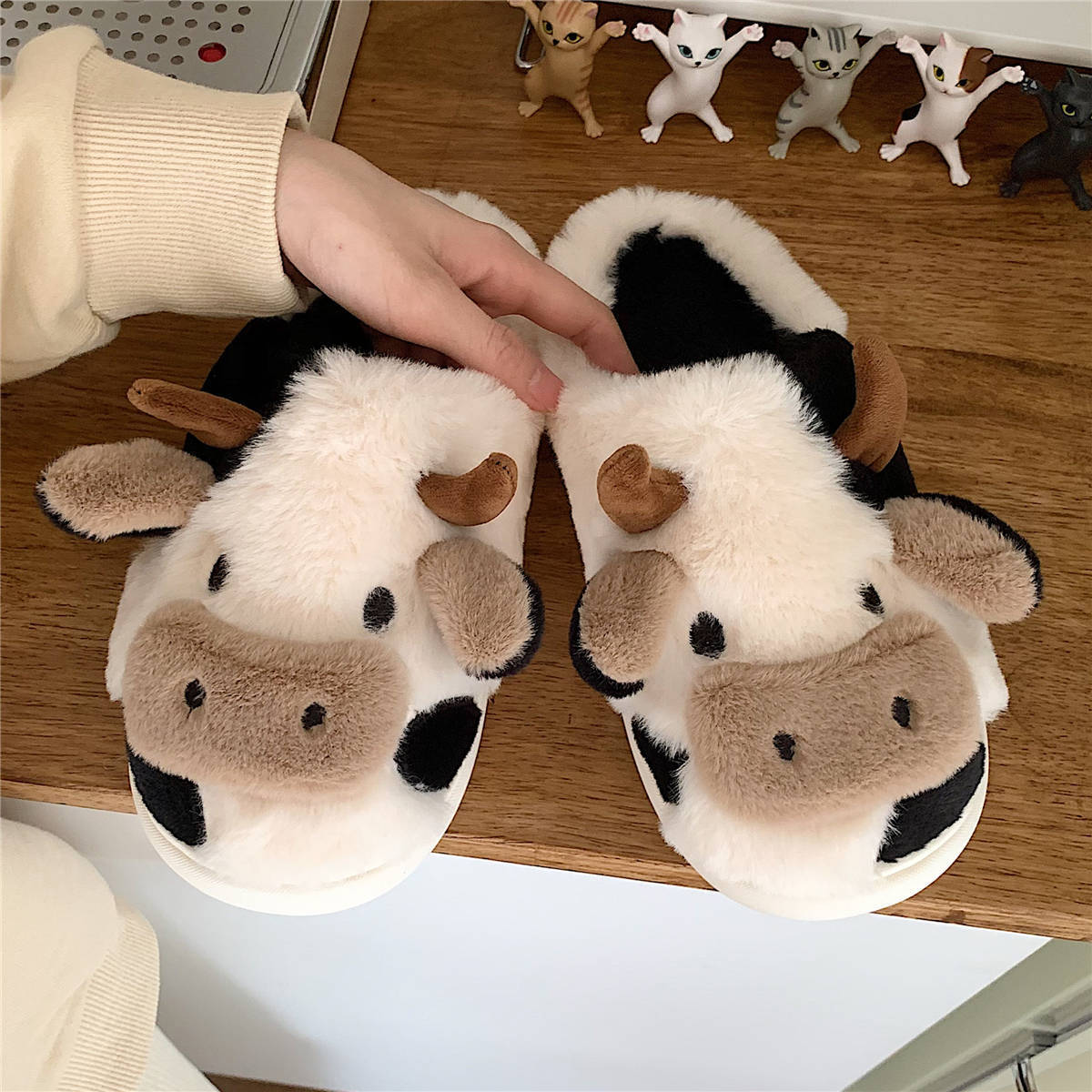 Cute Cow Animal Slipper For Women Girls Fashion Kawaii Soft Fluffy Winter Warm Slippers Woman Cartoon Milk Cow House Slippers