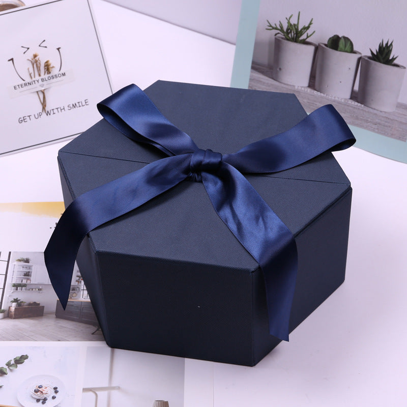 Gift box 2202474067794