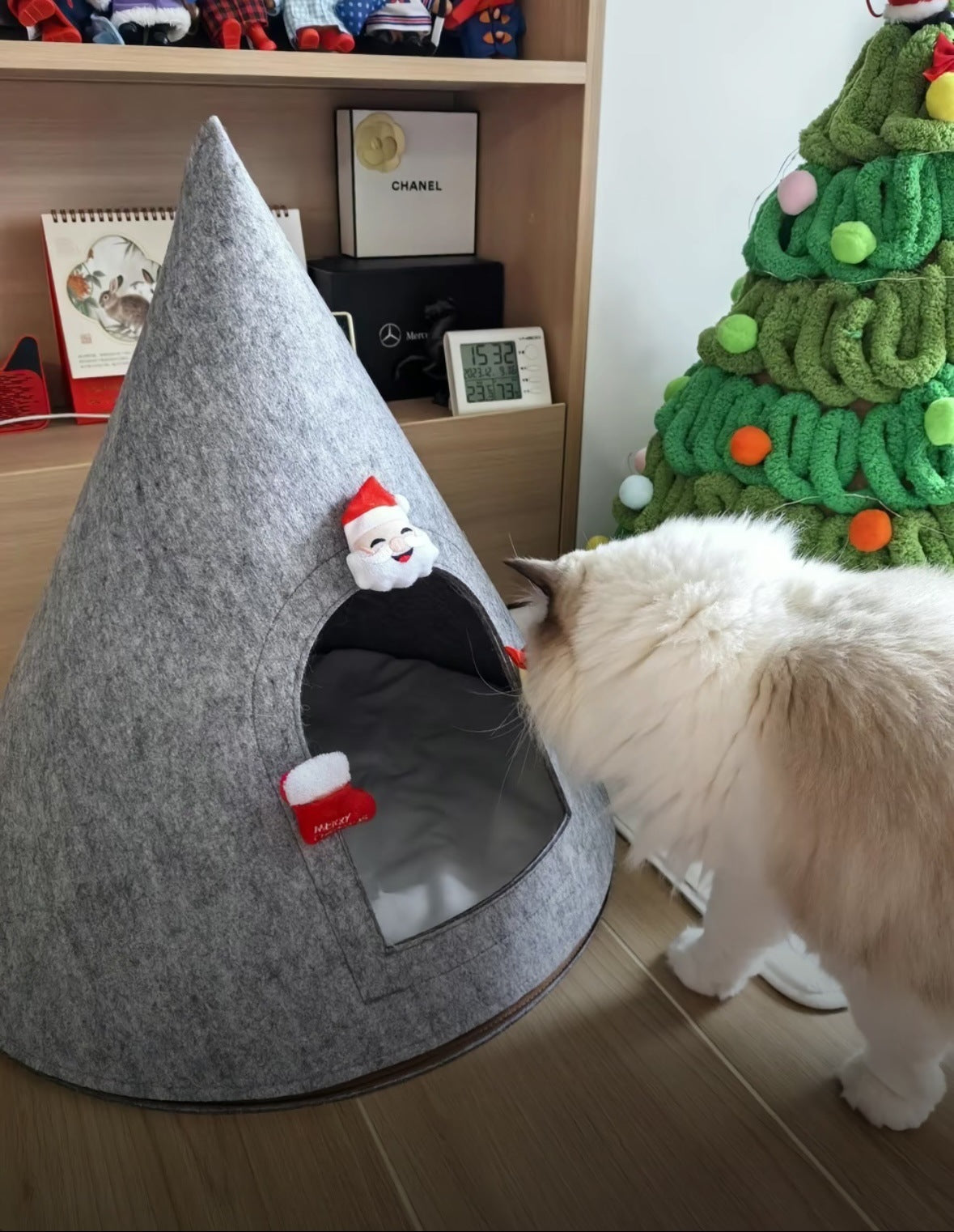 Christmas Handmade Felt Indoor Tent Style Enclosed Cat Nest 2260d129 b26e 448e ae8e fe568487227b