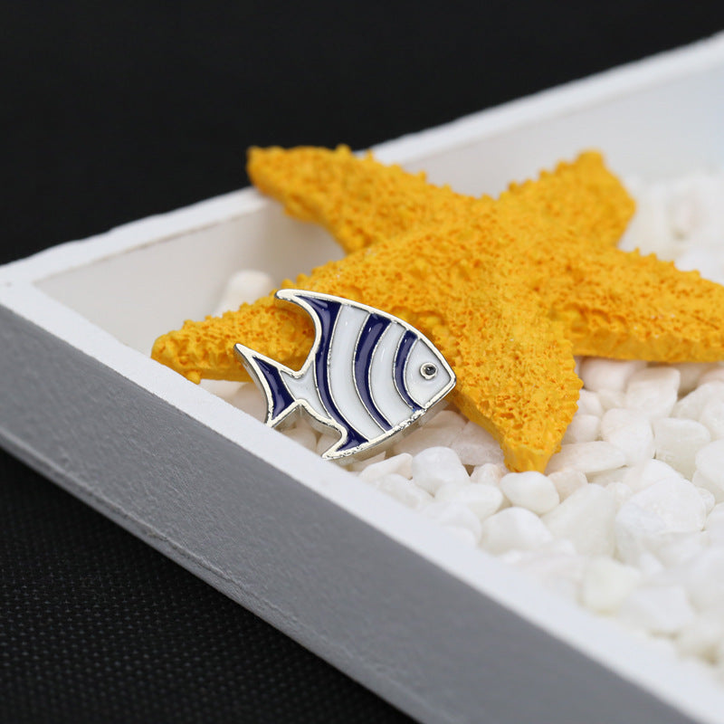 Cartoon Whale Tropical Fish Brooch Ornament Student Coat Hat Cute Brooch Collar Pin 2934b392 f7c8 4b9f 9831 6aae601bd533