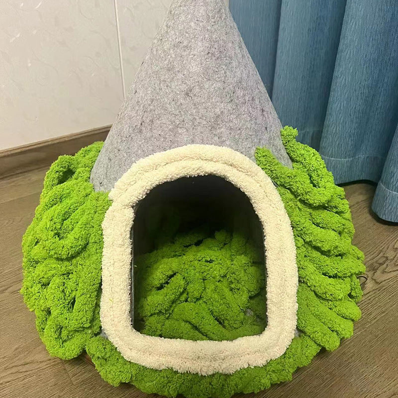Christmas Handmade Felt Indoor Tent Style Enclosed Cat Nest 2fc49e6a 92af 4d76 b022 ab38f43c3077