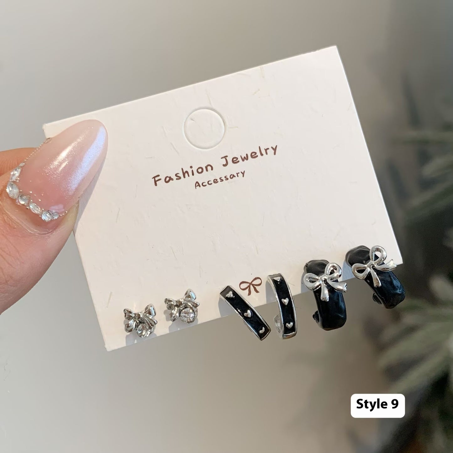 Minimalist Personality Love Butterfly Ear Clip Suit Female 33b80cc7 1a7d 48d5 ae7e fa123e44df2b trans