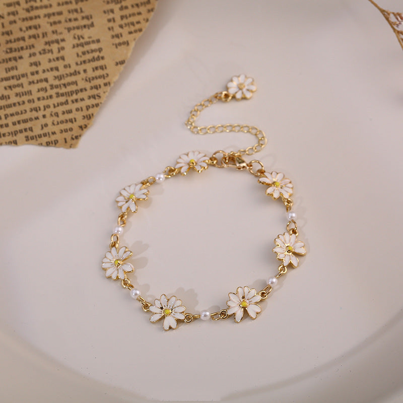 Sweet Personality Artistic Design Simple And Daisy Bracelet Contrast Color Adjustable Bracelet 3b9f2233 d024 4ec1 b422 07df4b