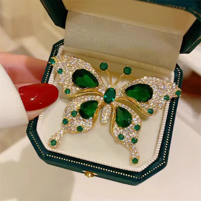 Light Luxury Emerald Butterfly Brooch