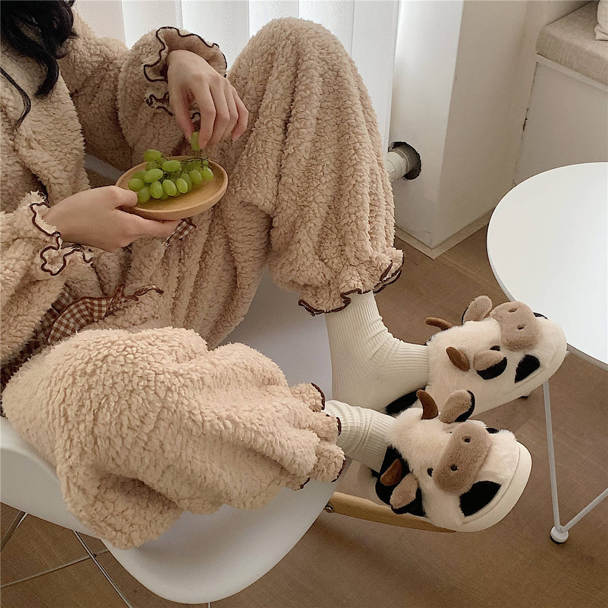 Cute Cow Animal Slipper For Women Girls Fashion Kawaii Soft Fluffy Winter Warm Slippers Woman Cartoon Milk Cow House Slippers
