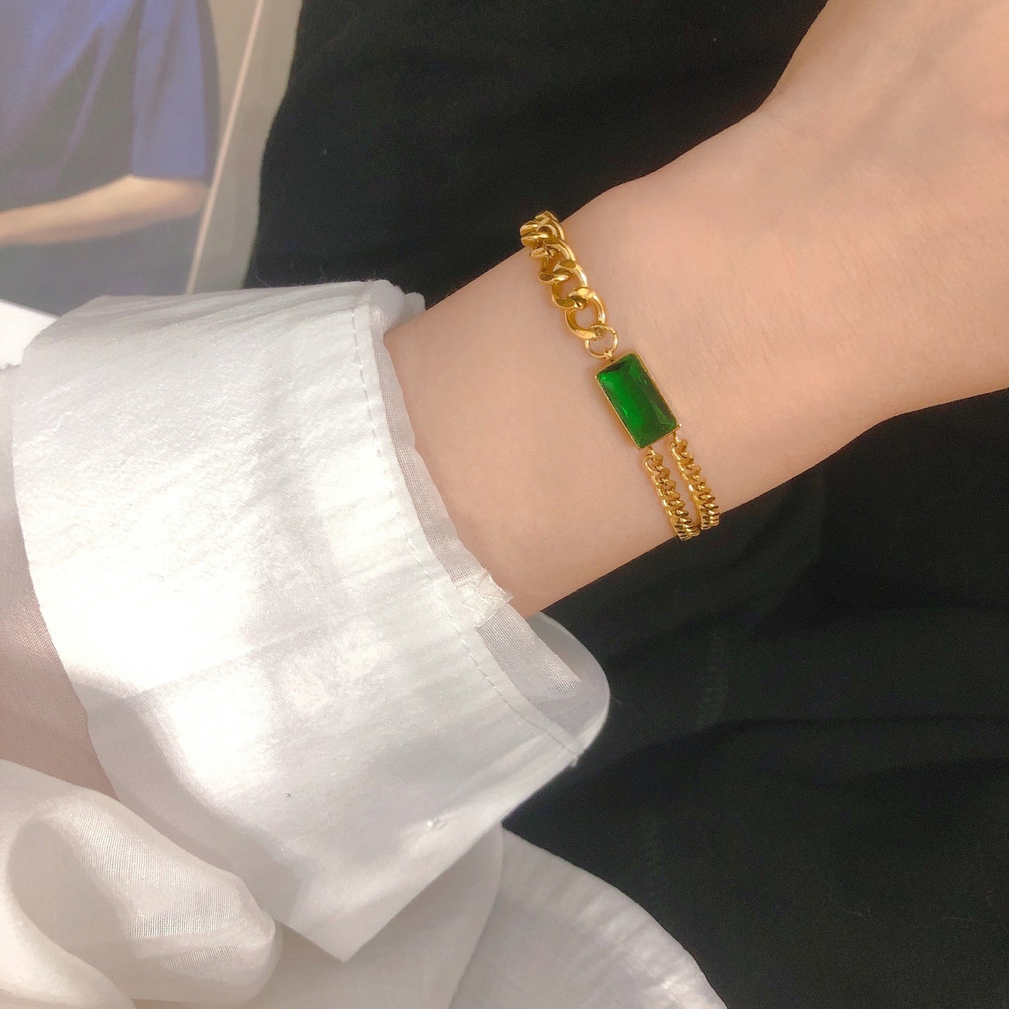 Women's Niche Design Emerald Temperament Bracelet 52c981d6 ab5b 407a b452 46d8b771c25e