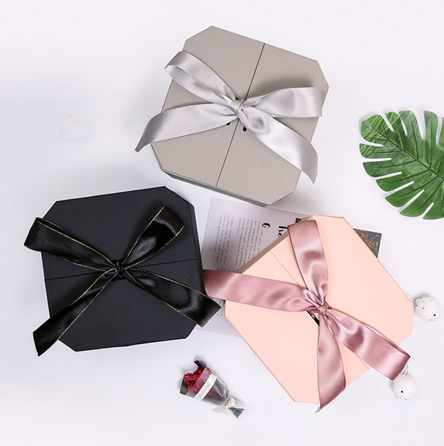 Gift box 537063210690