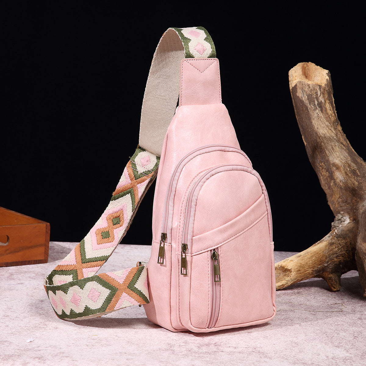 European And American Ladies Casual Fashion Retro Chest Bag 55c802d5 8228 4ca5 afde b70a251b0c5c