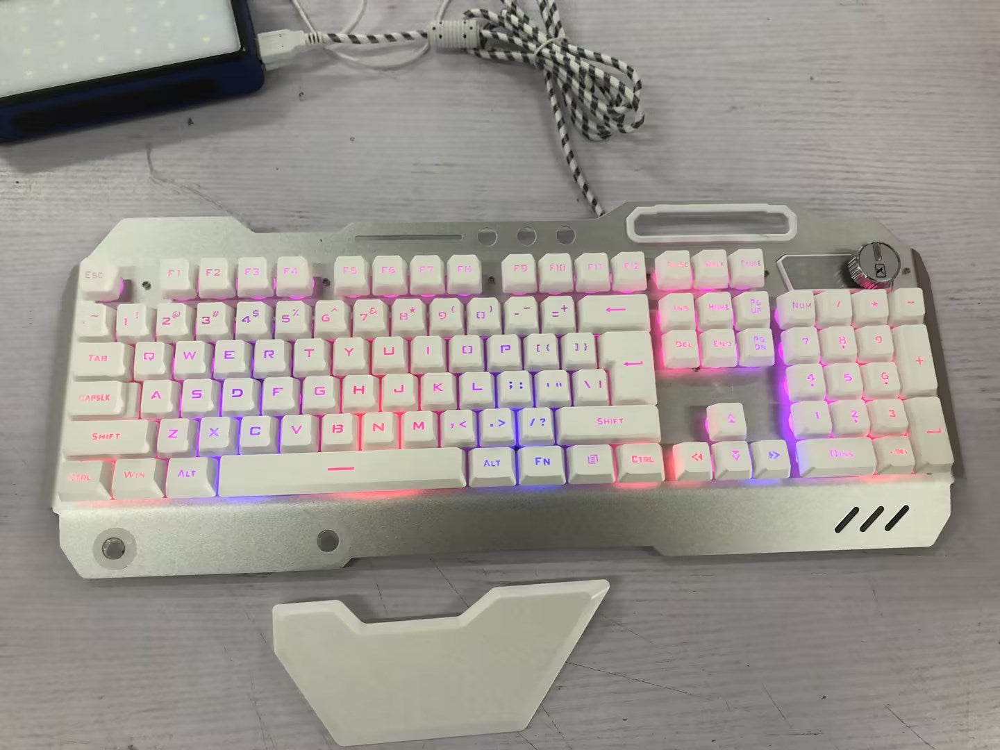 ErgonomicWired Gaming Keyboard with RGB Backlight Phone Holder 55e4e149 9cbe 4479 a7a6 e7538b668314