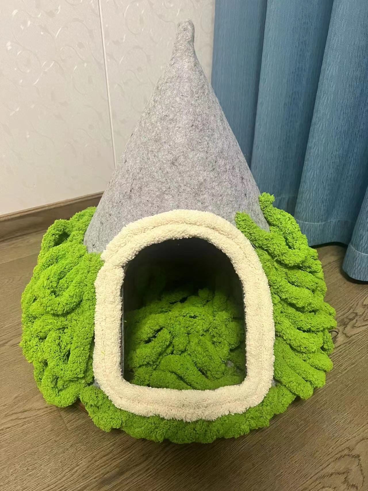 Christmas Handmade Felt Indoor Tent Style Enclosed Cat Nest 5e079eb1 5443 47b5 9822 56189d318f2b