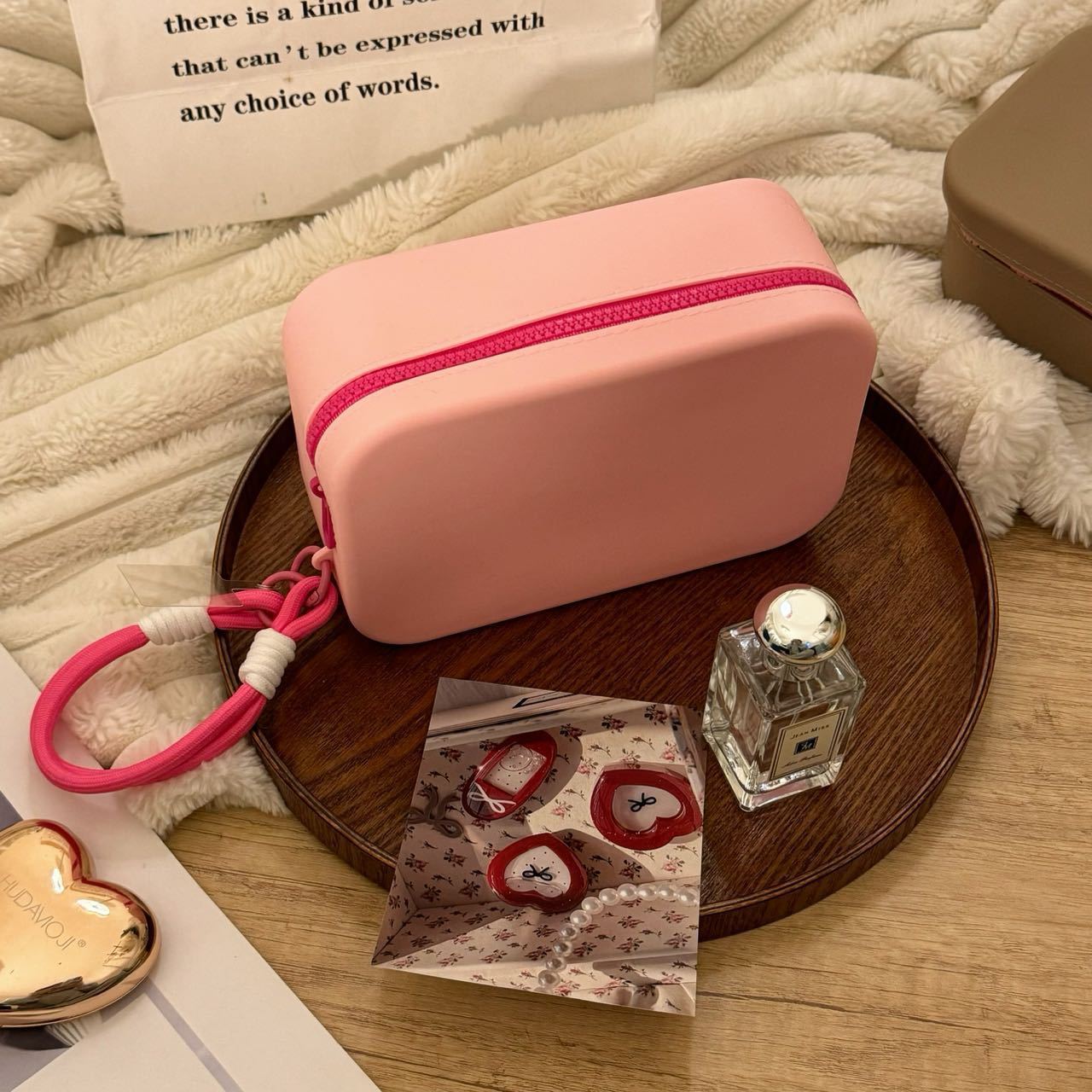Silicone Cosmetic Bag Large Capacity Portable Waterproof 65a3c7ad 1850 49dd bf1b 734c53629d81