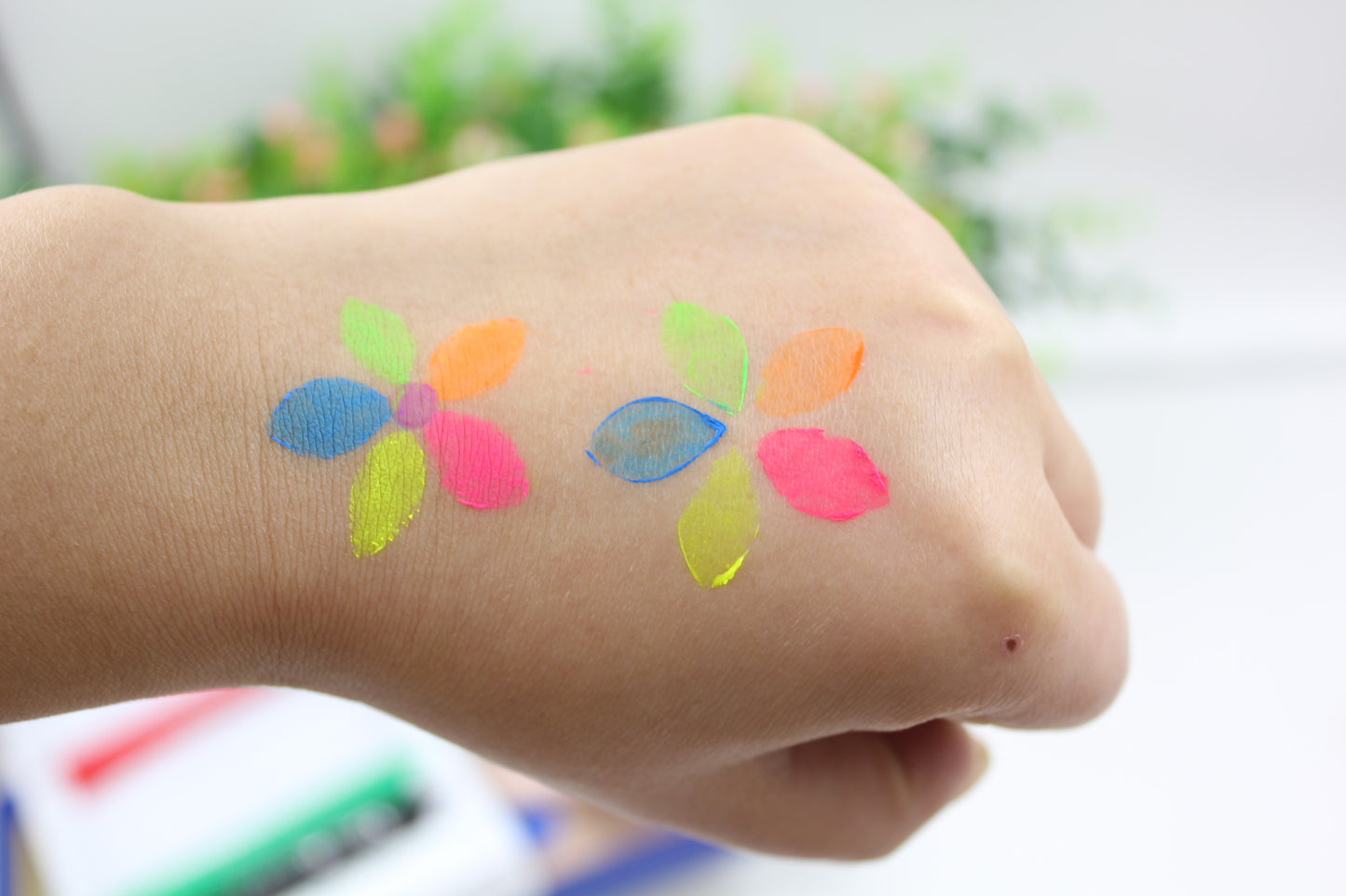 Luminous Face Color Set Party Halloween Event Makeup Props 68ede153 1a1b 4792 9aeb 8ce3bad1d433