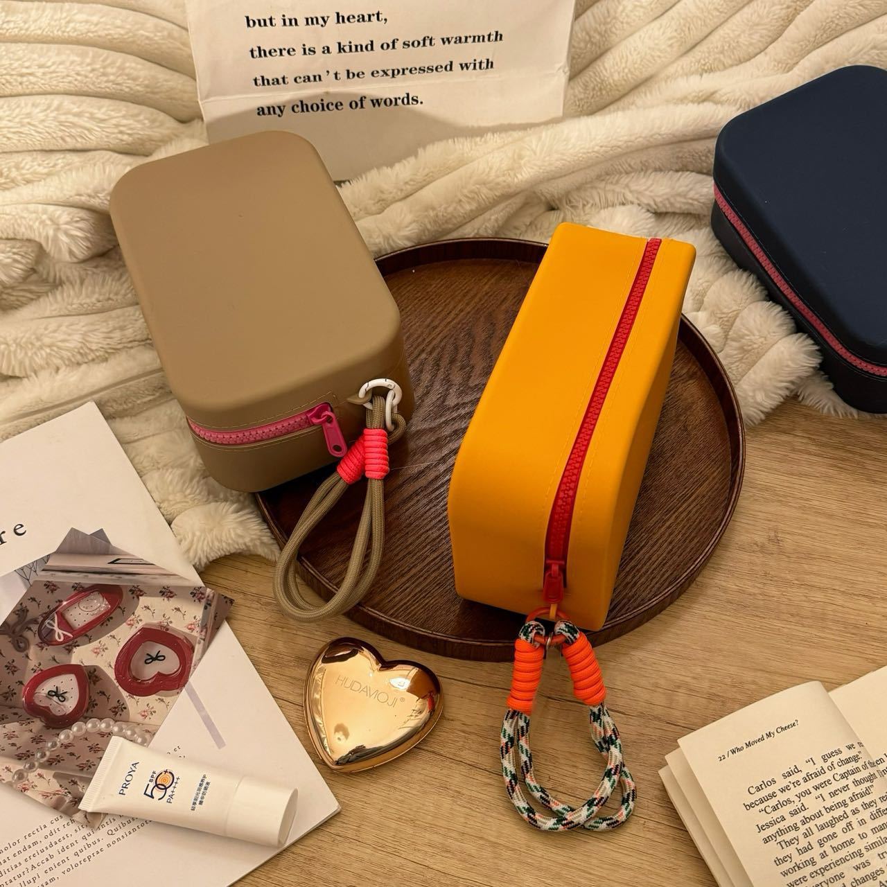Silicone Cosmetic Bag Large Capacity Portable Waterproof 6c1046b7 2342 41fa a0ed e05178011097