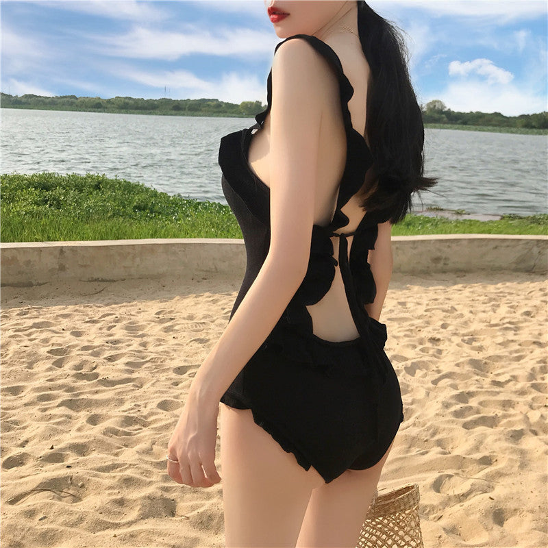 Sexy Halter With Small Breasts Gathered To Cover Belly 6fd59c86 ad5a 4fd0 99a7 edb0b8cf2077