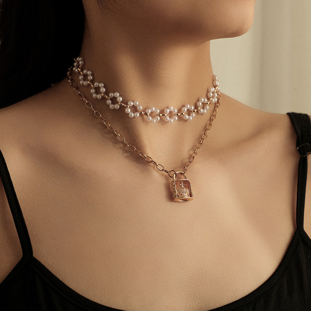 Vintage Embossed Lock Pendant Pearl Necklace 827e1a5d d9dd 4fcd b355 cab6ac51933d 640eeb96 f280 46ae aa62 000afee0112a