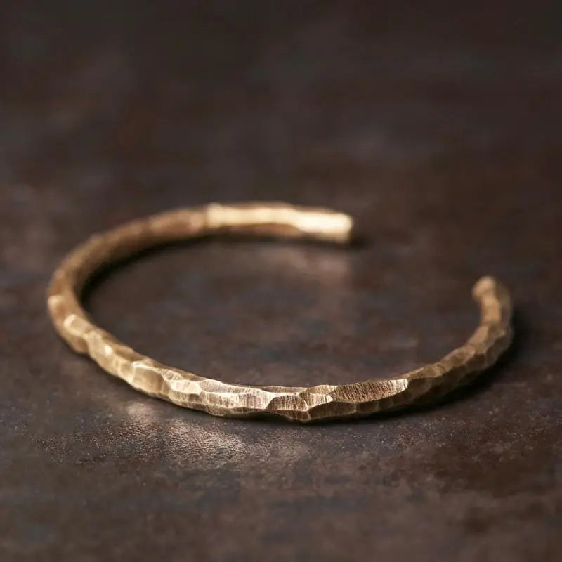 Crater Design Bump Bracelet Fashion 8ed08404 2352 4000 9e4b c4d375110842 748ca352 8004 4fac 9fa1 7979e665034e