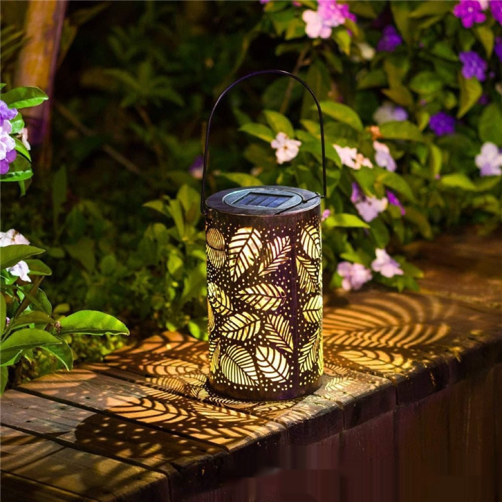 Cross-border Retro Solar Lantern Iron Hollow Storm Lantern Courtyard Decoration Desk Lamp Garden Projection 9203652e 0e14 438
