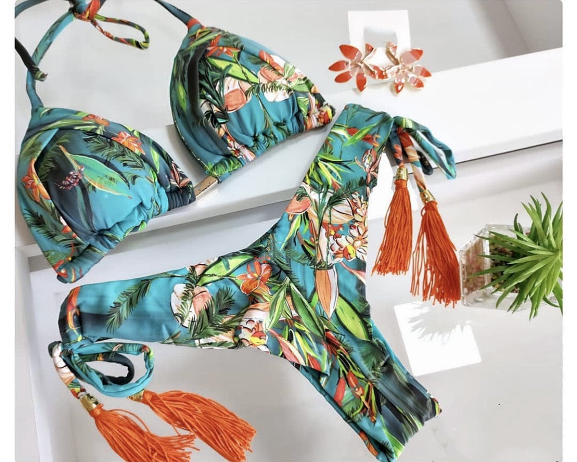 Women's Beach Split Printed Swimsuit 920ae080 2f07 458b 8b8c 0fa375e24deb cfc9d411 5221 4106 ae66 030307e8f74f
