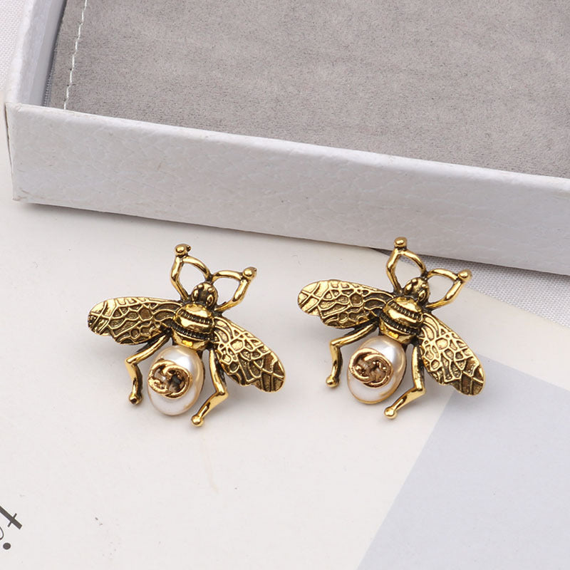 Pearl Retro Little Bee Ear Studs 95144847 ea73 49b4 9689 3085ea5f8cf5