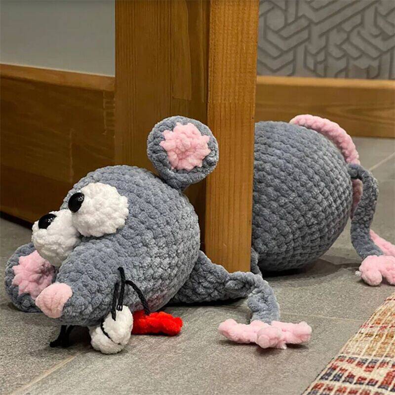 Hand-knitted Creative Animal Door Stop Ornaments O1CN01UkgjLl1YLkFF2CAVg 2213252623043 0 cib