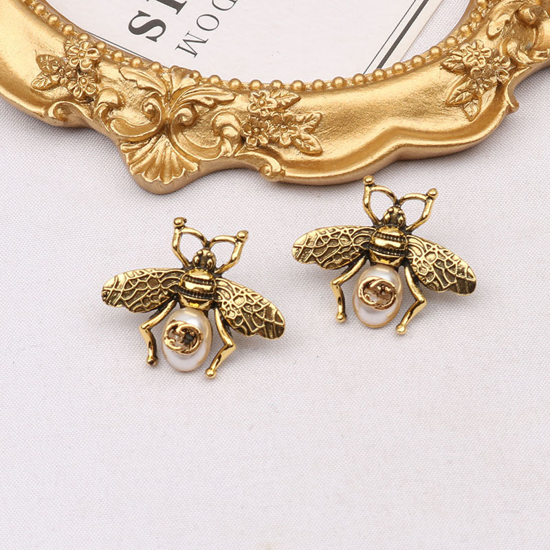 Pearl Retro Little Bee Ear Studs O1CN01xmT1Ua2AX9Lkdz0n2 2215690308212 0 cib
