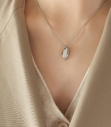 Charming Glimmer Gold Necklace a3535482 1dfc 4d59 a9df d3445ef320a5