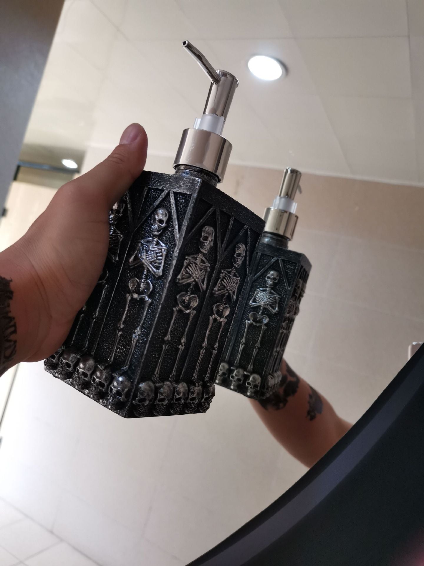Skull Hand Sanitizer Bottled Resin Storage a83a9b37 a4d5 4778 8e3e 3b5e66730625