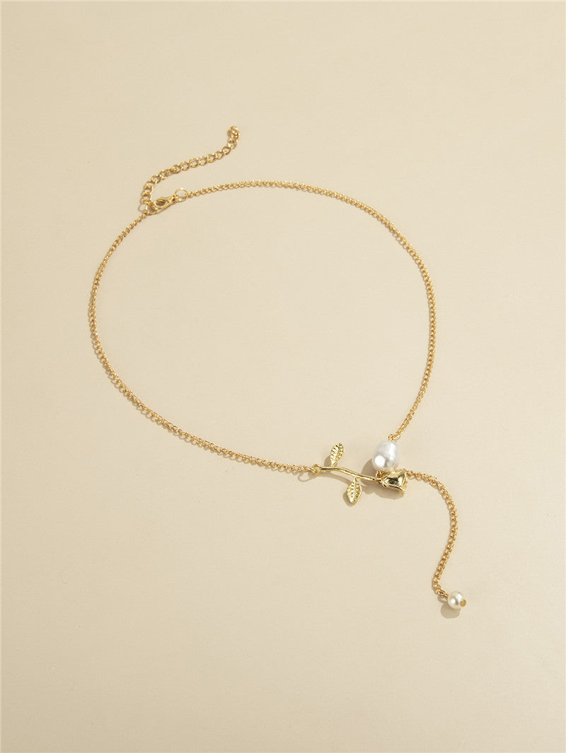 Simple Temperament Rose Flower Pearl Pendant Clavicle Chain ad732639 20dc 417c a332 3c9779544eeb