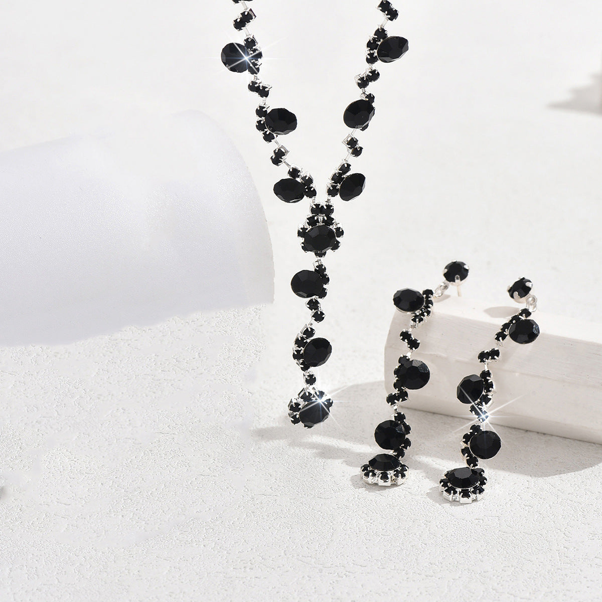 Fashion Crystal Necklace Ear Stud Bracelet Jewelry Accessories