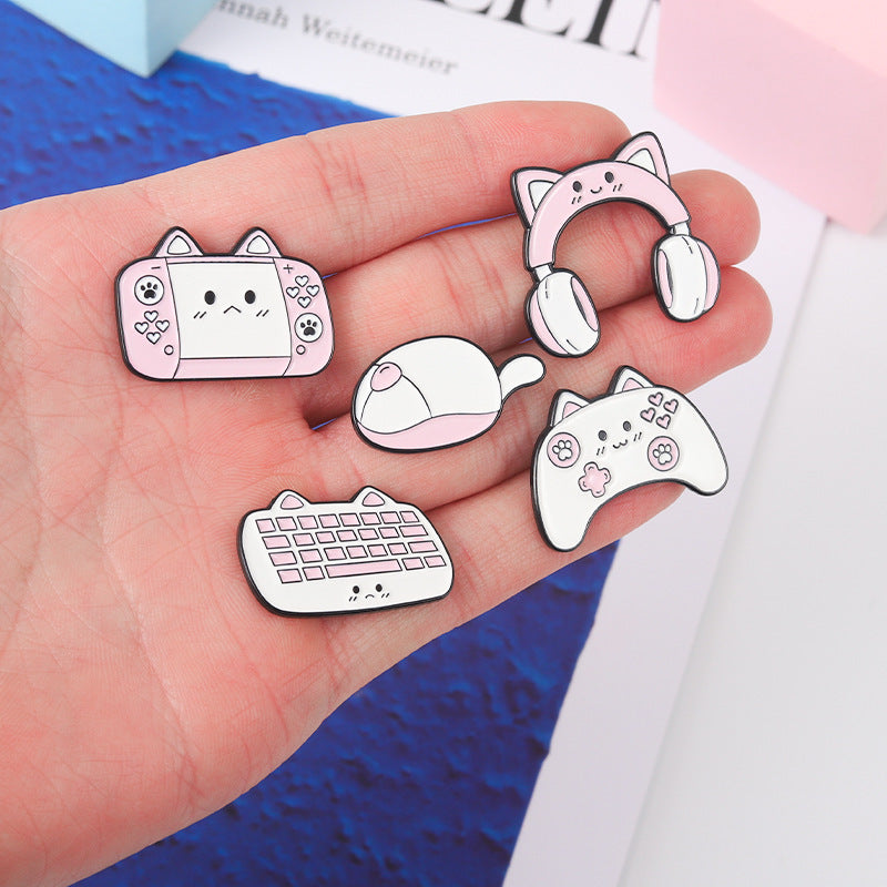New Girls' Game Brooch Clothing Accessories b1925951 5be2 41ba af62 ae8634f9acc2
