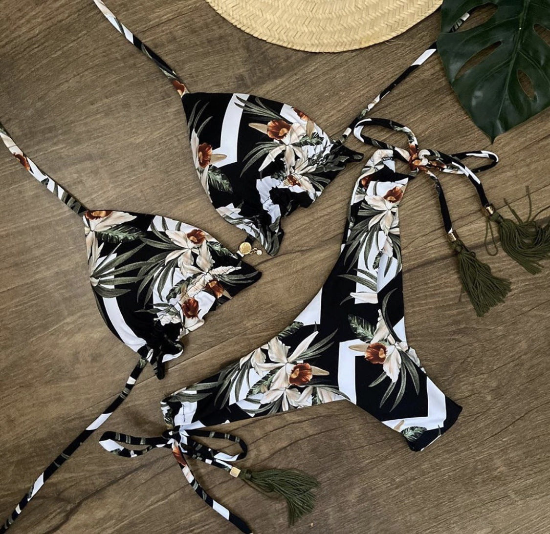 Women's Beach Split Printed Swimsuit b7b8f799 efe2 4a97 b078 a57d1d4182b7 9fcbd097 ffa4 490e a6f1 5736fbedf2e3