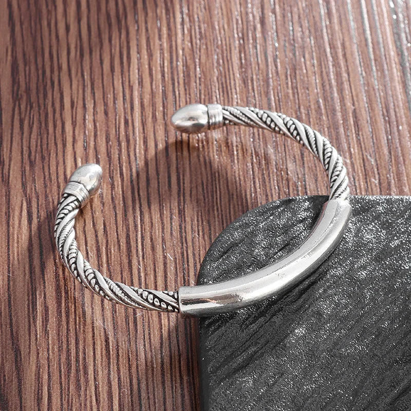 Crater Design Bump Bracelet Fashion bec76f19 899e 4422 a9ef 4114fc569071 f8138aa6 47fb 40c2 bfb1 fd33d9329d91