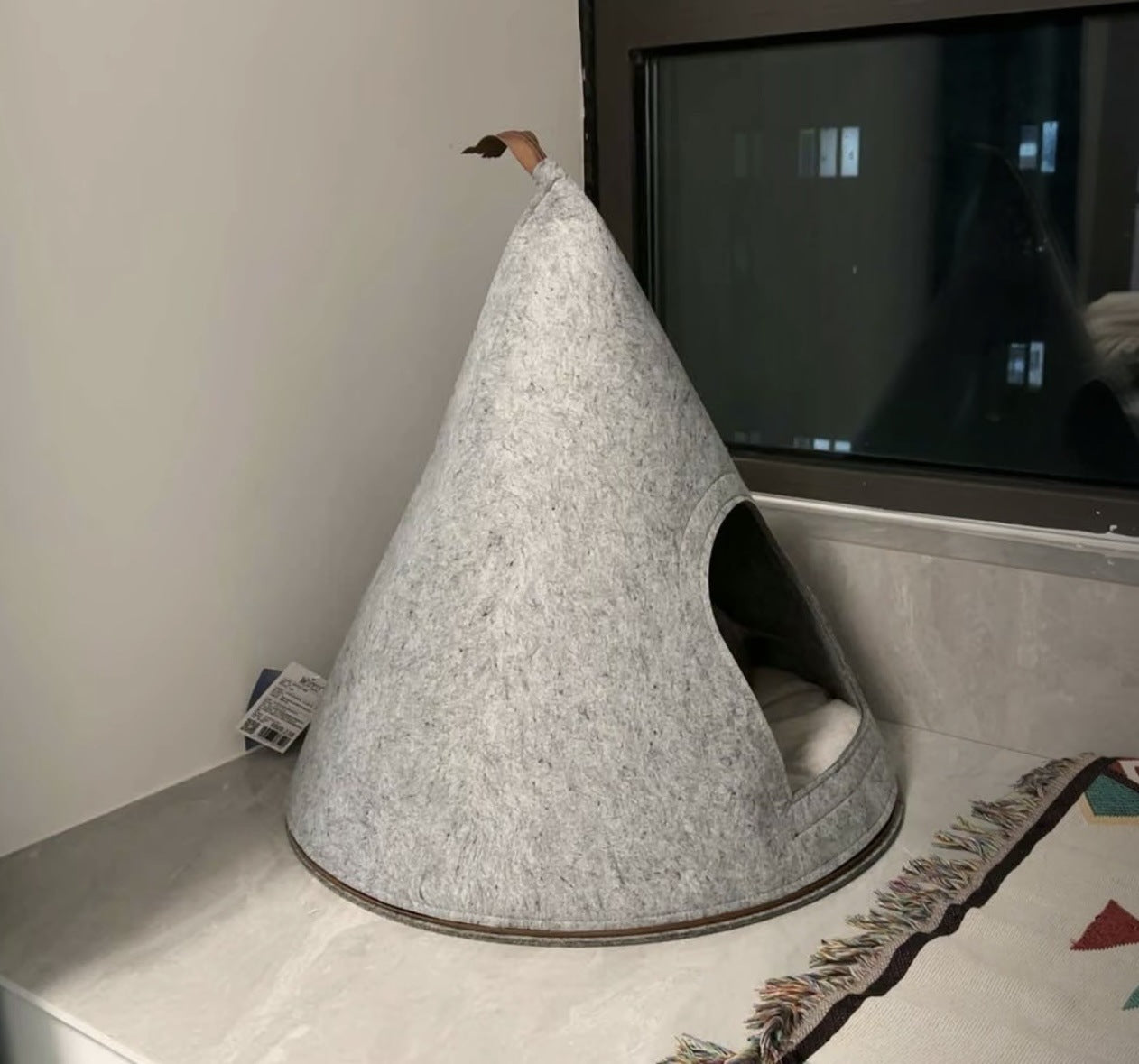 Christmas Handmade Felt Indoor Tent Style Enclosed Cat Nest cd1a809b 2ecb 4fcf 90df c0d3c6658f64