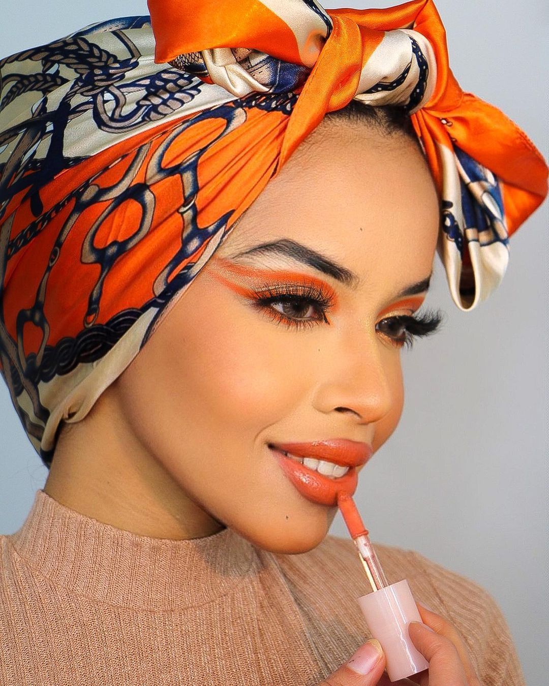 Chain Printed Scarf Women's Casual Scarf 90 90cm Satin Large Kerchief d13705ce ca30 4f3e 8db6 52b36b4b7300
