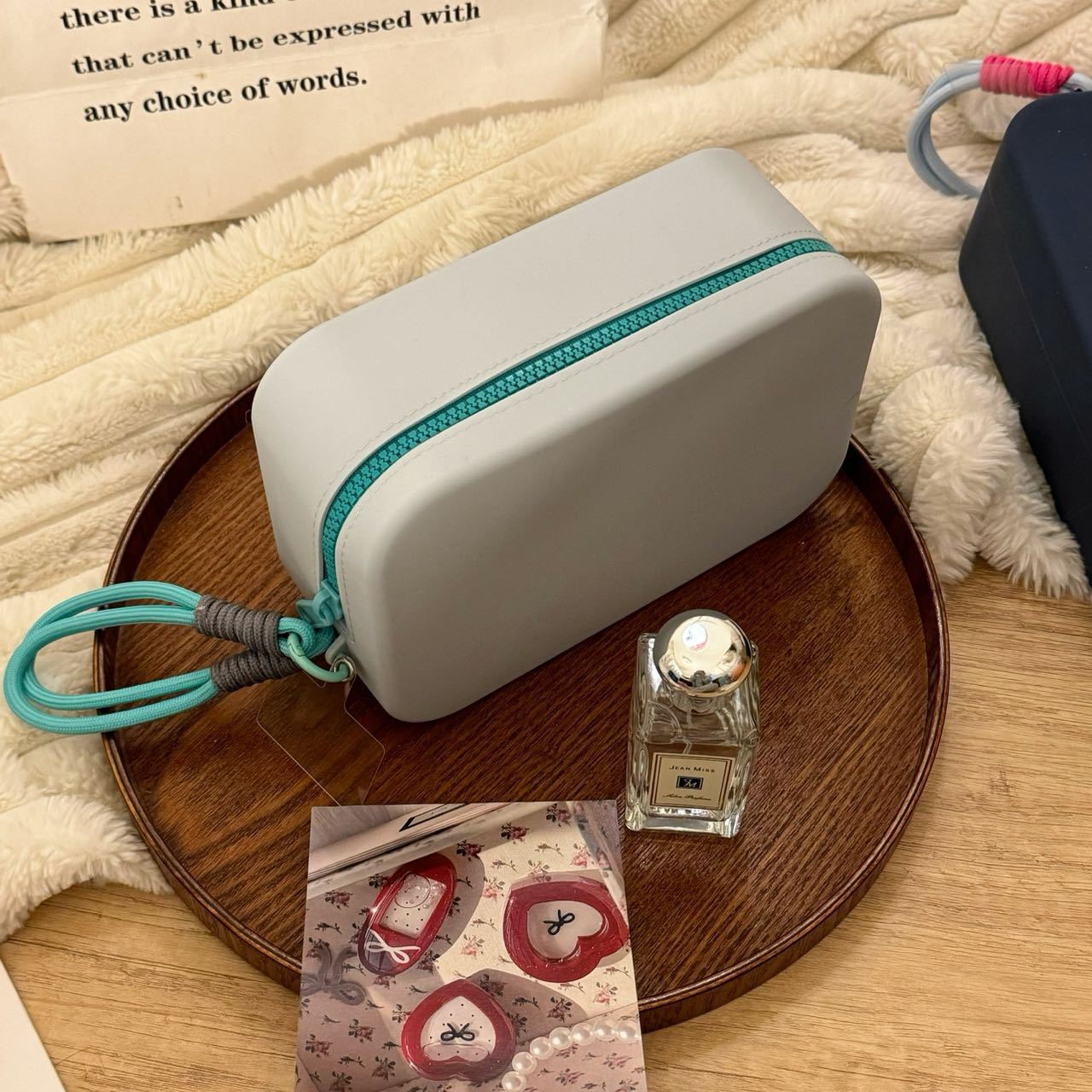 Silicone Cosmetic Bag Large Capacity Portable Waterproof e6f69f73 5034 40ec 83d9 984f52cc8e20