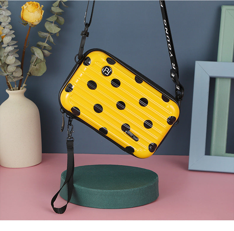 Women's Stylish And Portable Casual Messenger Bag ecf389ed 38f4 4c3d 8300 6e945550793c