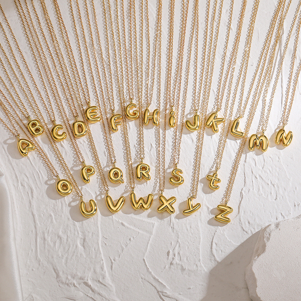 Copper Plated Gold 26 English Letters Pendant Necklace Niche Personality Clavicle Chain f92d4991 39f9 4daa 806b fc3caa65ad3e