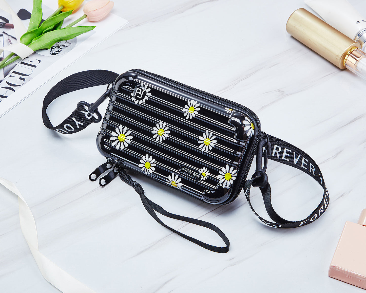 Women's Stylish And Portable Casual Messenger Bag fd393e6b 5eab 4faa b1ac aa7b9eeae00f
