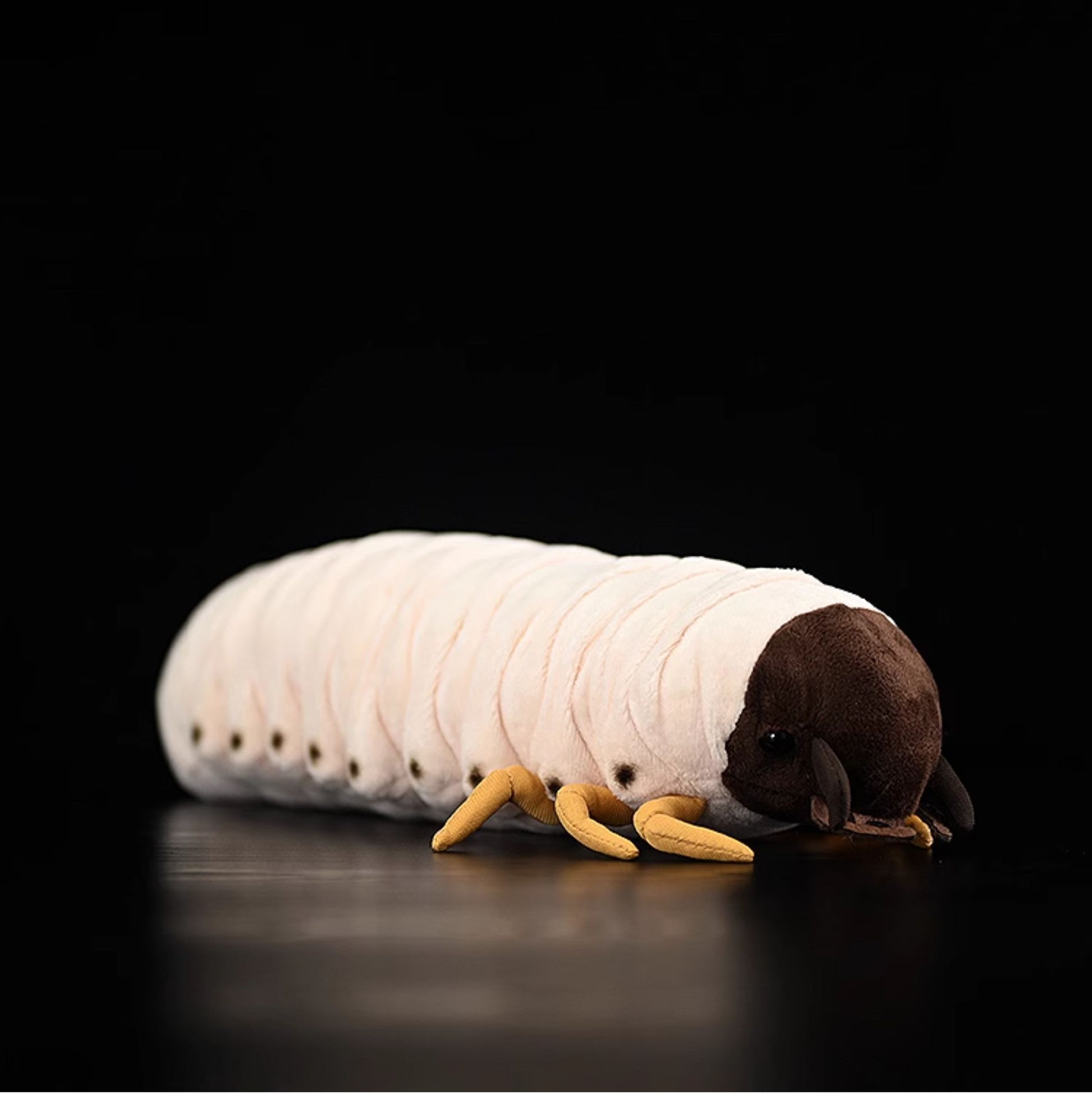 Stuffed Animals Simulating Chickens And Worms 0070c0e7 4ac7 401f 815e ba089accdf4e 28e05466 cd38 431d 9739 f7b3815593b8