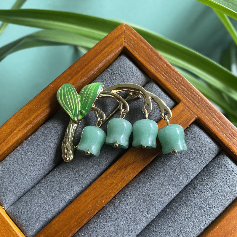 Natural Golden Jade Glass Berry Lily Of The Valley Brooch 00e552f4 ee55 4fba a7bb dc52fc83f94a