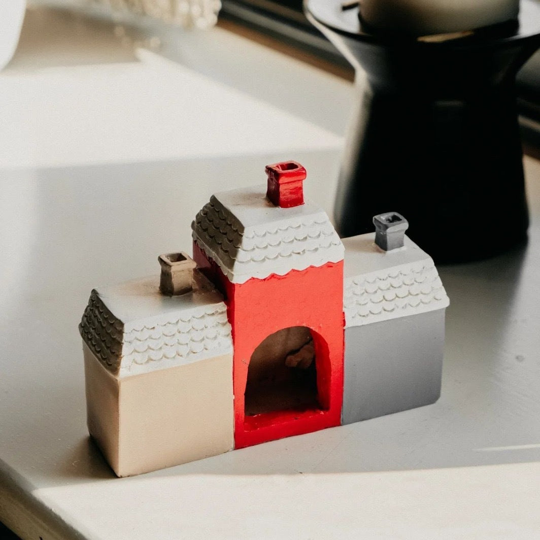 Christmas Small House Decorations Resin Winter Incense Cone Burner Decoration Landscape Decorative Gift 02ab477d 6d53 49c5 bf