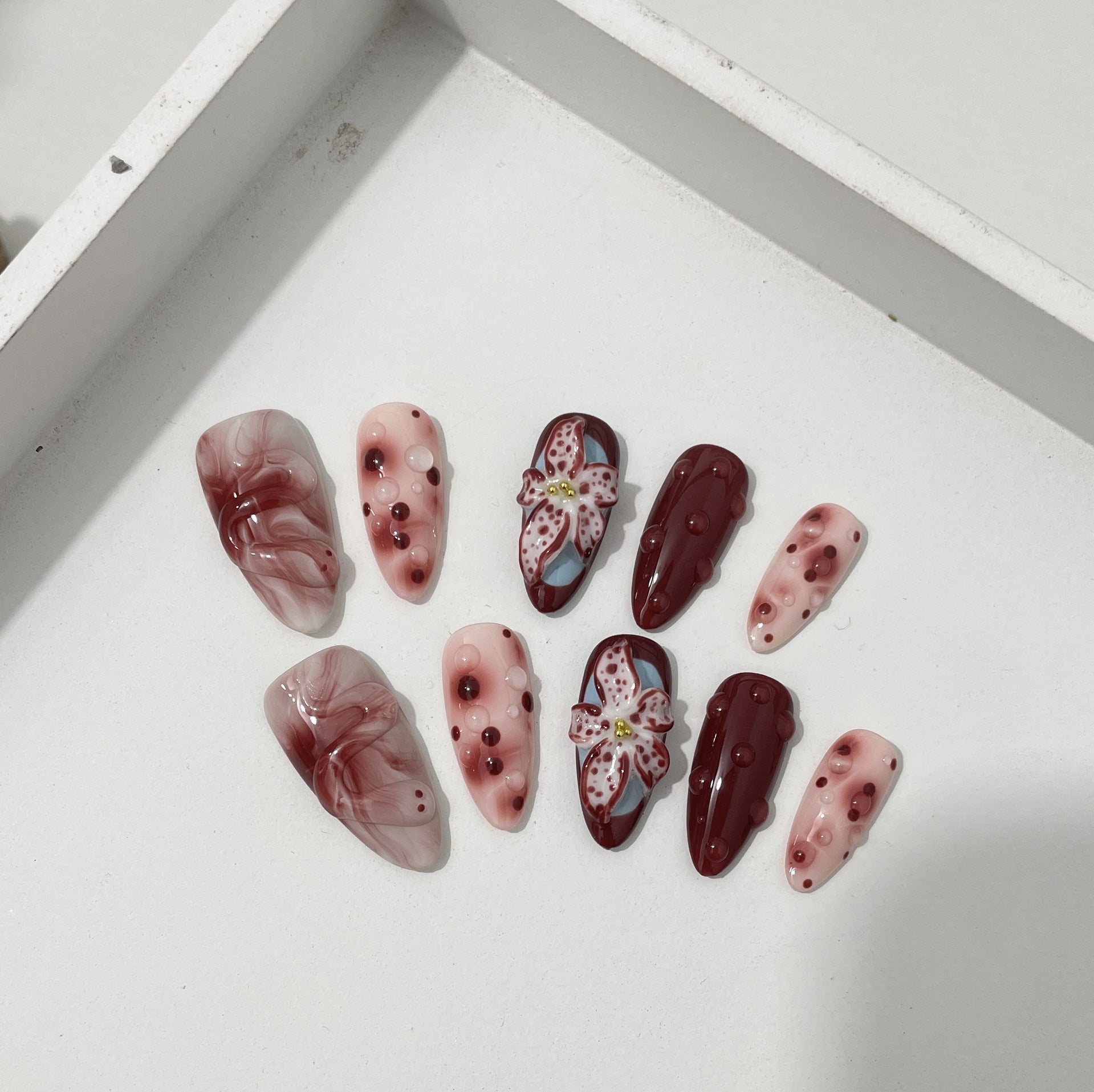 Blooming Hand-painted Three-dimensional Carved White High-grade Mid-length Manicure 051c9c74 a031 41c3 9e40 144d667a113a