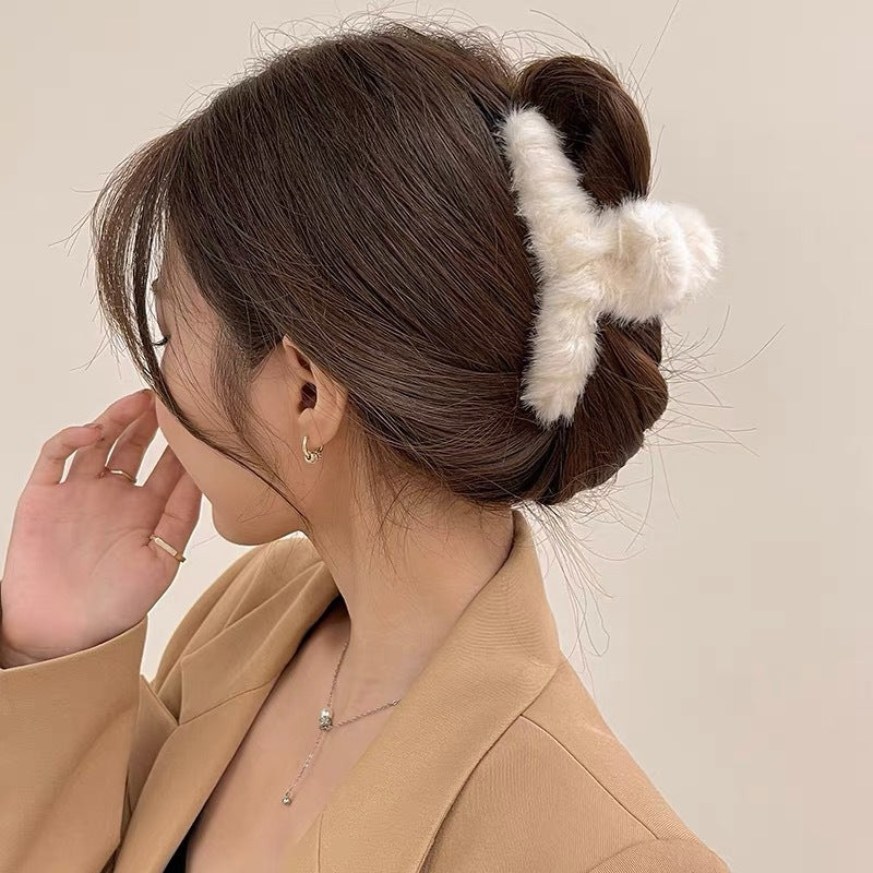 Large Plush Gripper With Elegant Temperament 05229d9e 8dab 4ee6 824d a94f8eefd8ce